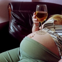 Фото: алкоголь, беременность, еормление