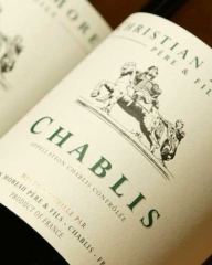 Фото: Французские вина «Шабли» («CHABLIS»).