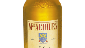 Фото: Бутылка шотландского виски «MacArthur`s».