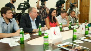 Фото: 3 июня 2012 года в Киеве состоялся круглый стол на тему: «ART WINE 2012 — новый импульс развитию виноделия и винного туризма Украины»