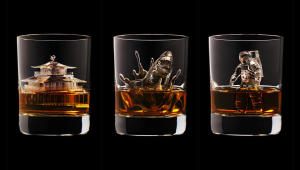 Фото: «Suntory Whisky 3D» — виски из Японии рекламируют оригинальными фигурками изо льда.