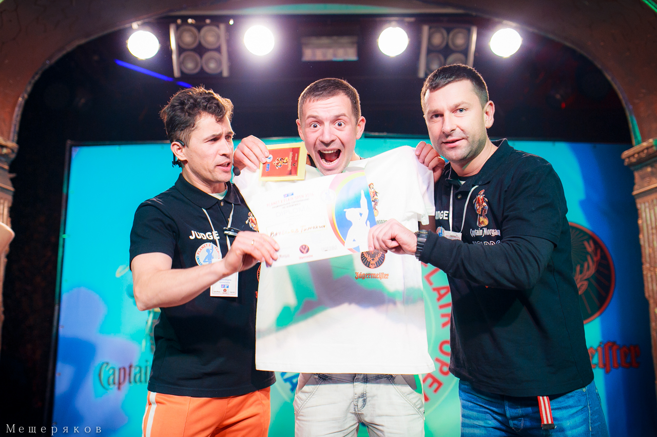 Фото: Днепропетровск встретил 3 тур национального чемпионата flair-барменов «Planet Z — Flair Open 2014».