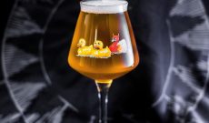 Фото: Пиво Duck Duck Gooze 2016. Да, бельгийское, я в курсе.